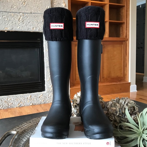 HUNTER ORIGINAL TALL MATTE BLACK RAIN BOOTS WITH LINER - Picture 3 of 15